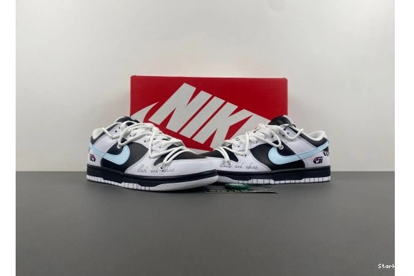 Reverse Nike Panda Dunk  FD9064-011 Low 0202